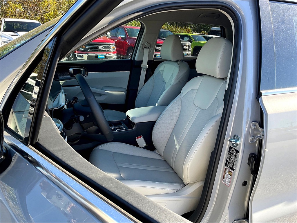 2026 Kia Sorento EX - Photo 11