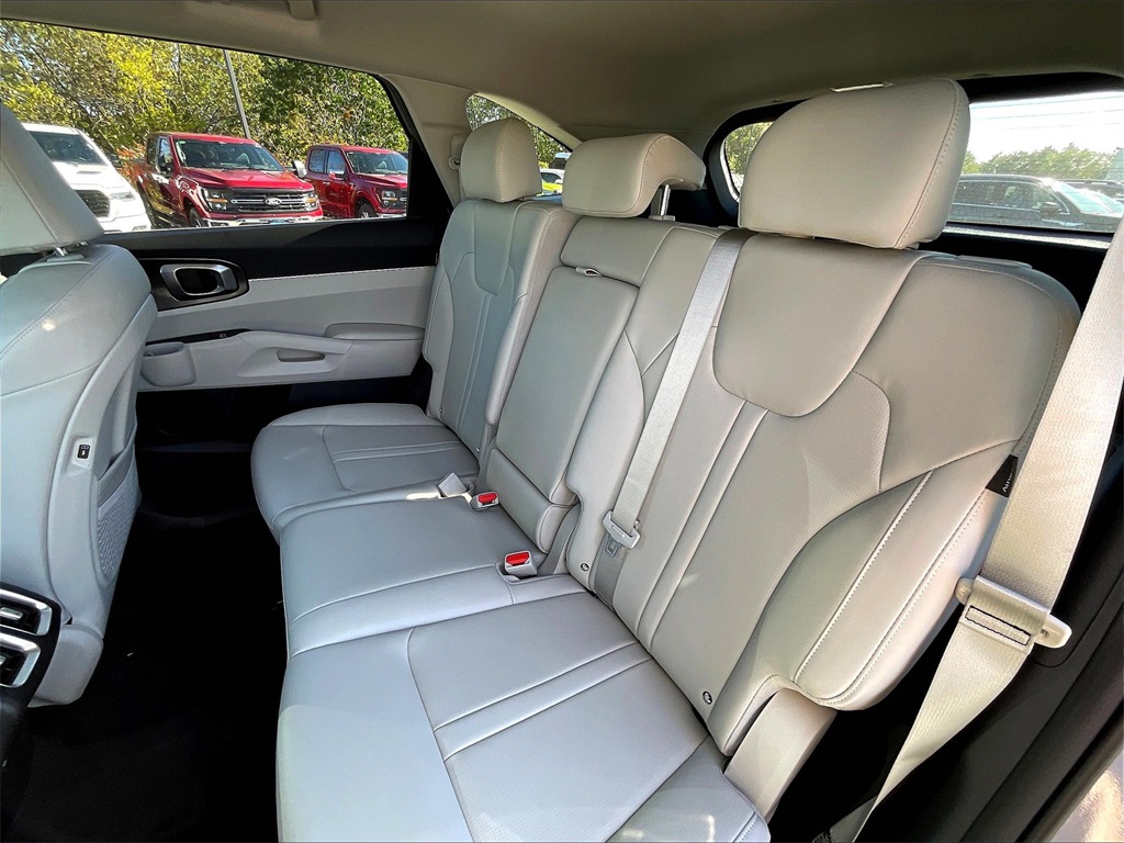 2026 Kia Sorento EX - Photo 15