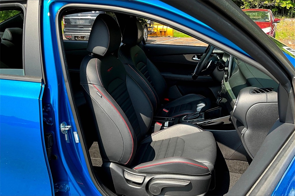 2022 Kia Forte GT - Photo 11