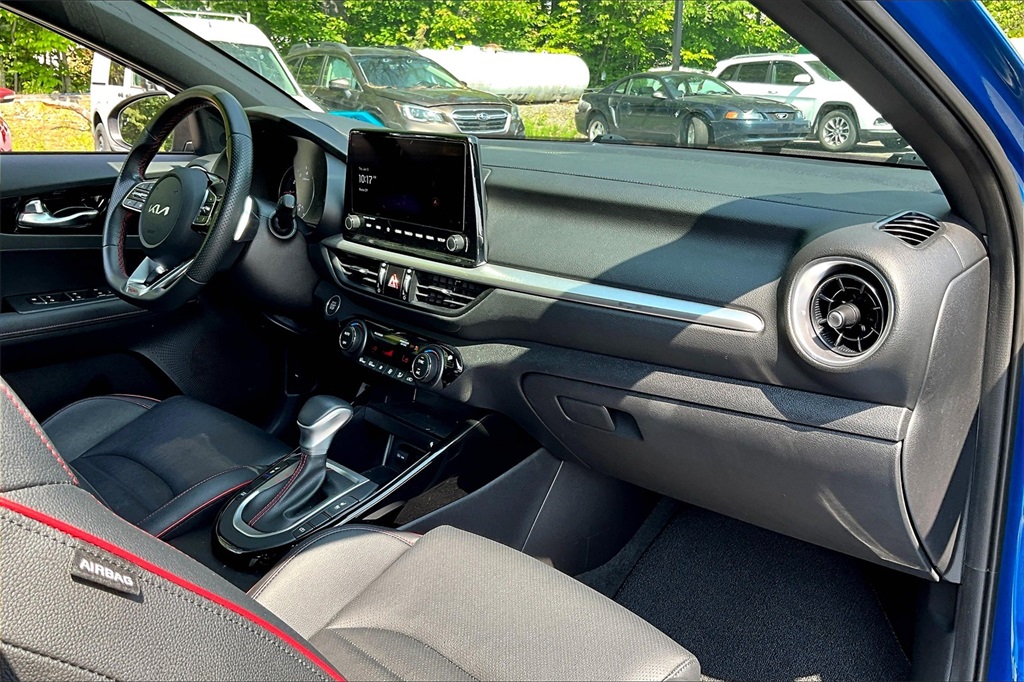 2022 Kia Forte GT - Photo 14
