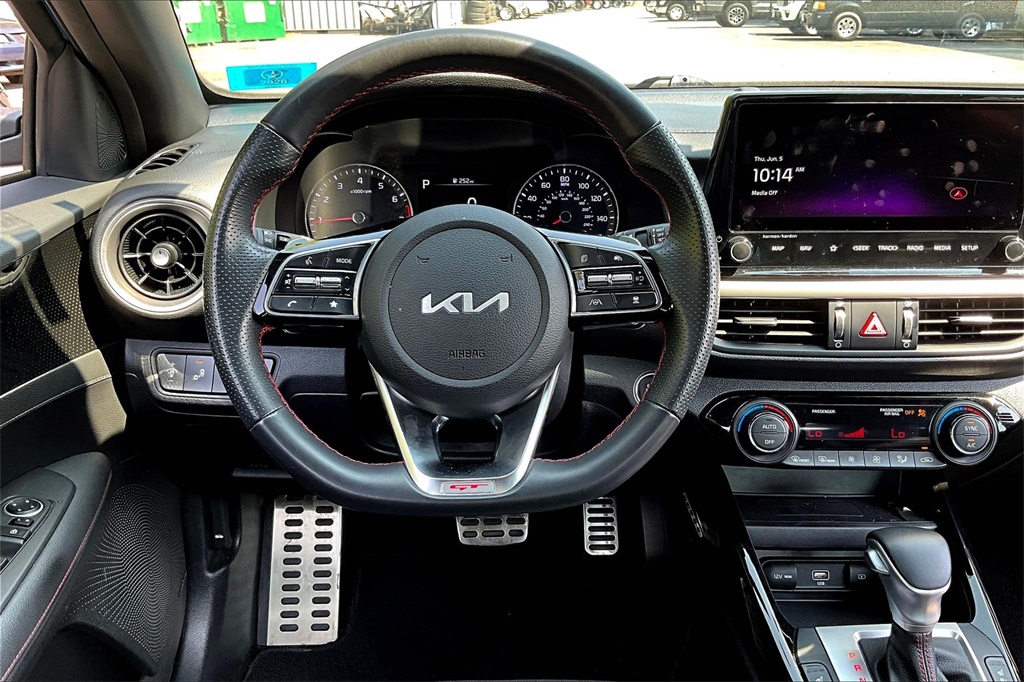 2022 Kia Forte GT - Photo 17