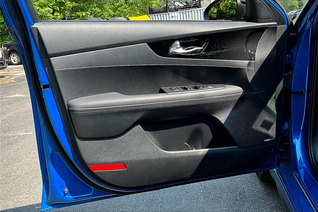 2022 Kia Forte GT - Photo 9