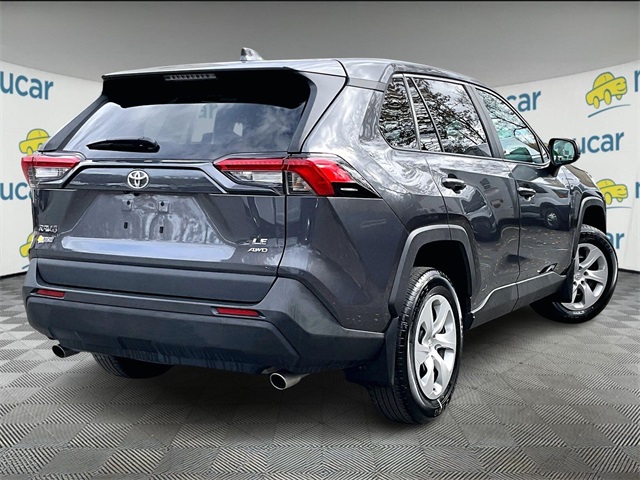 2023 Toyota RAV4 LE - Photo 13