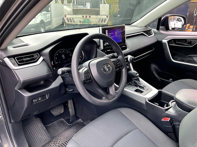 2023 Toyota RAV4 LE - Photo 14
