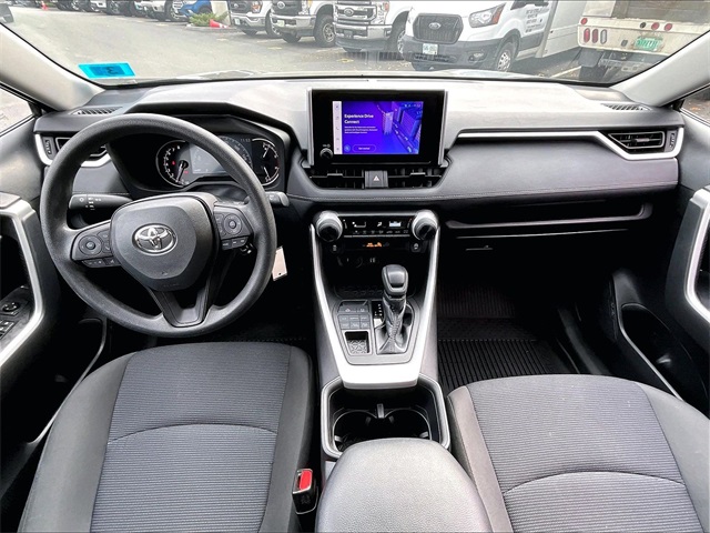 2023 Toyota RAV4 LE - Photo 16