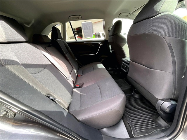 2023 Toyota RAV4 LE - Photo 22