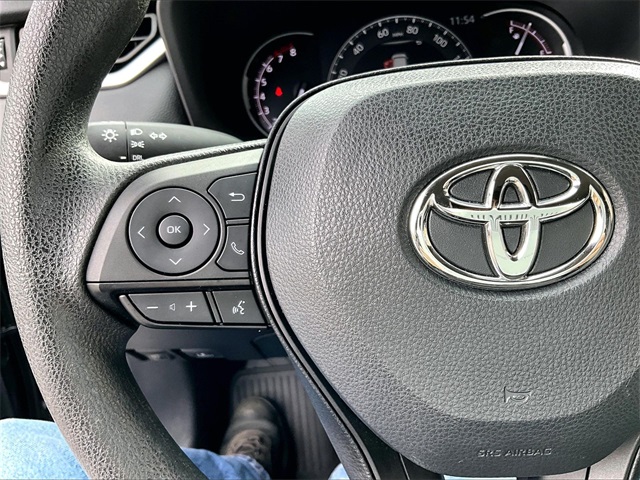 2023 Toyota RAV4 LE - Photo 23