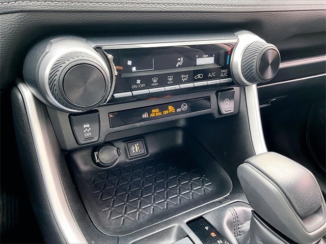 2023 Toyota RAV4 LE - Photo 27