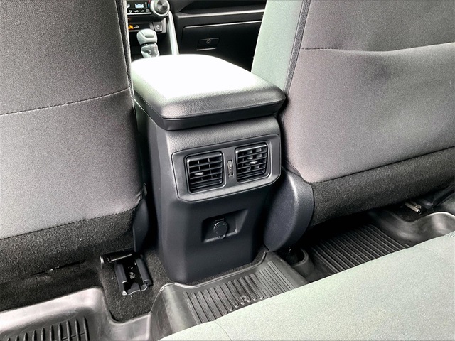2023 Toyota RAV4 LE - Photo 28