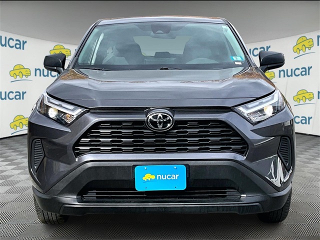 2023 Toyota RAV4 LE - Photo 3