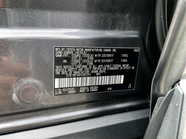2023 Toyota RAV4 LE - Photo 33