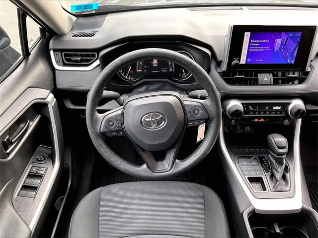 2023 Toyota RAV4 LE - Photo 5