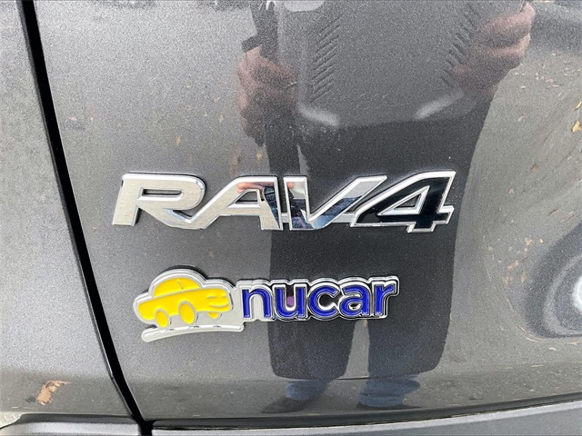 2023 Toyota RAV4 LE - Photo 8