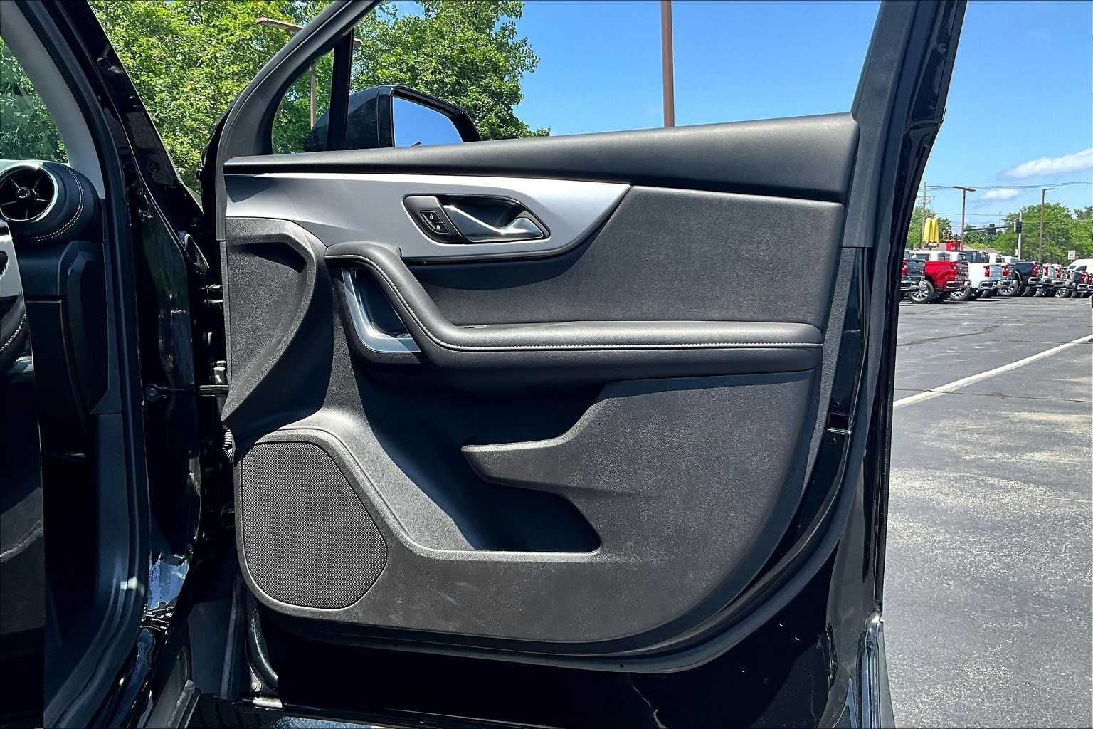 2024 Chevrolet Blazer LT - Photo 12