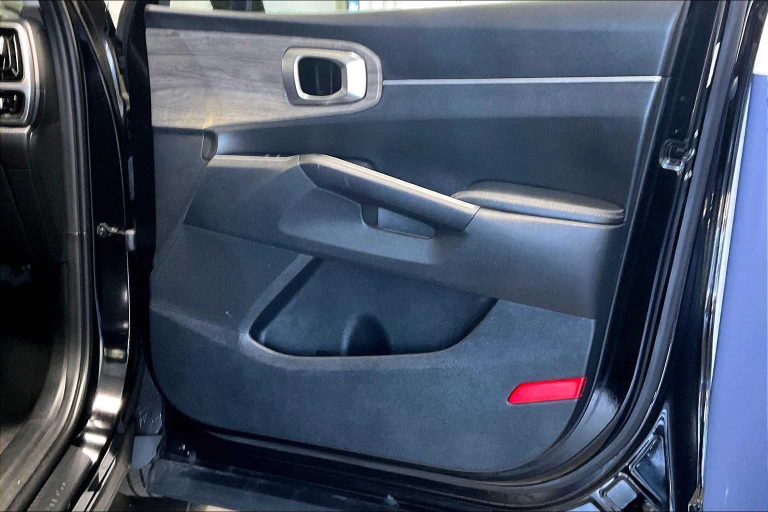 2023 Kia Sorento X-Line S - Photo 12