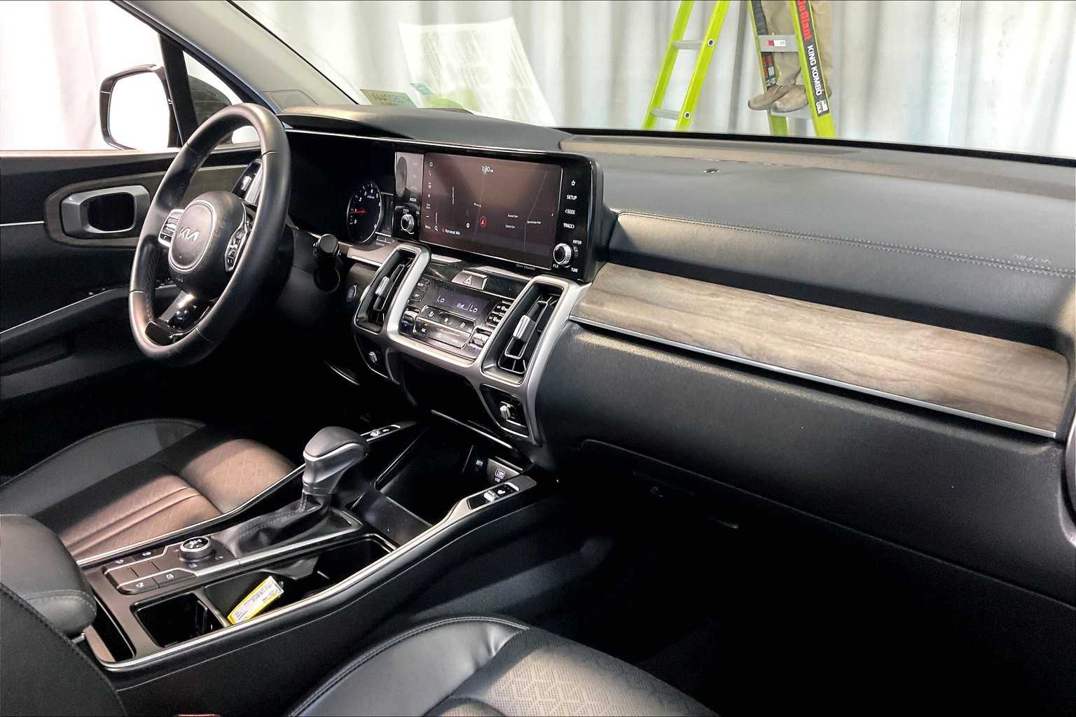 2023 Kia Sorento X-Line S - Photo 14