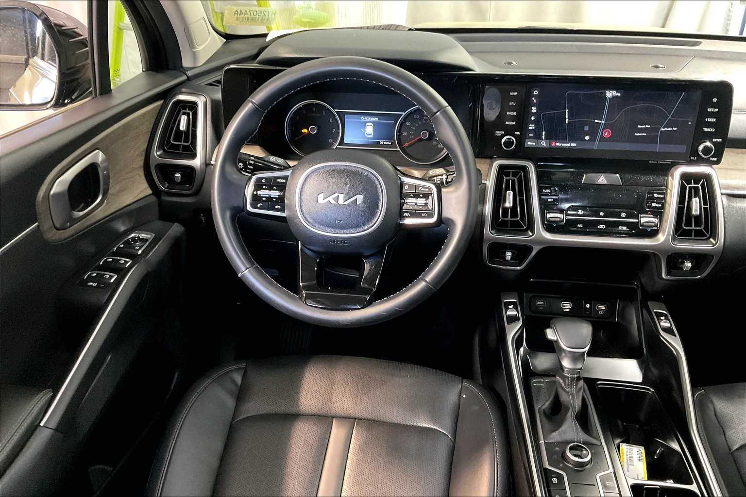 2023 Kia Sorento X-Line S - Photo 17