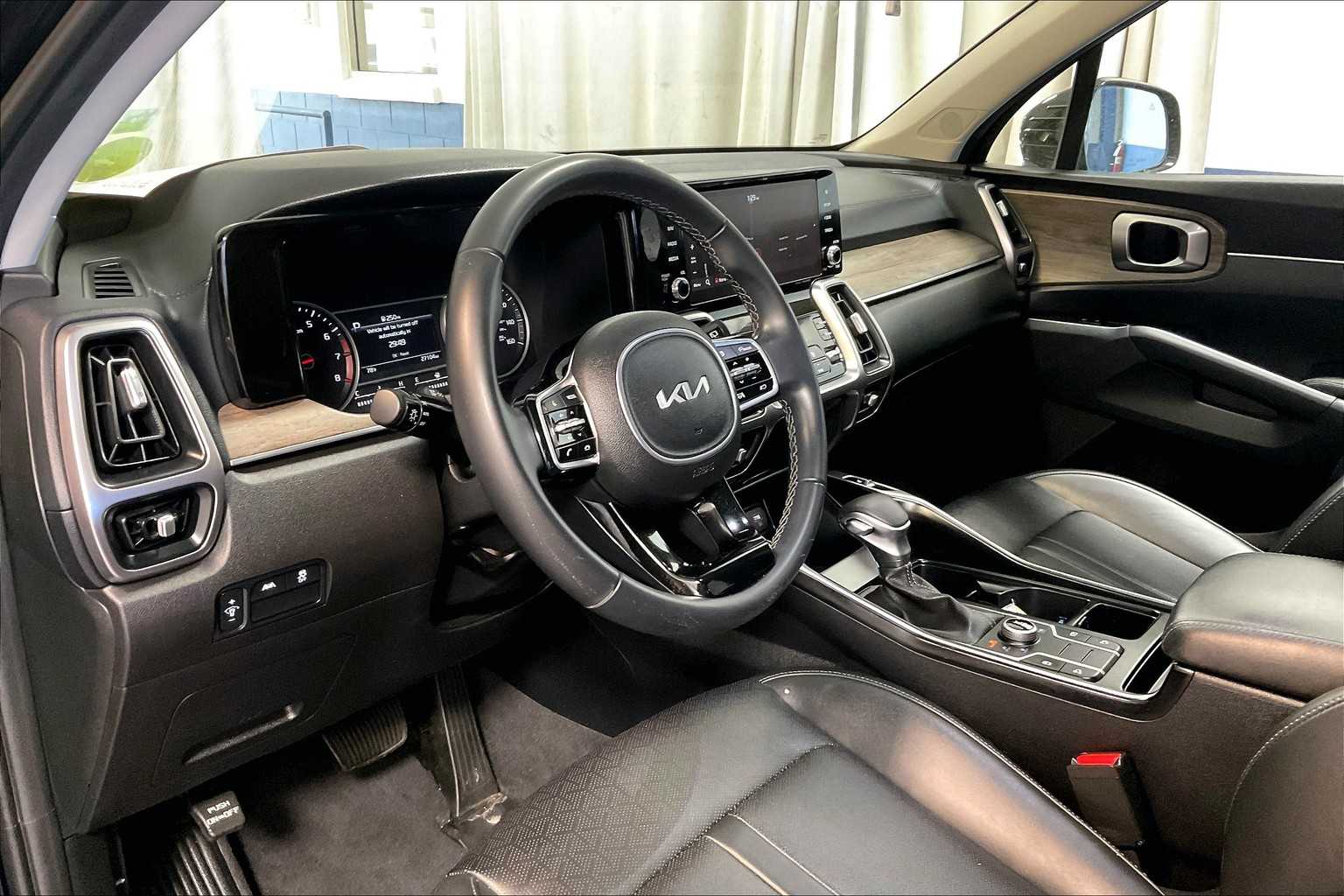 2023 Kia Sorento X-Line S - Photo 8