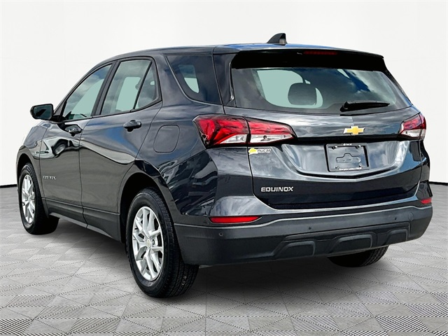 2022 Chevrolet Equinox LS - Photo 4