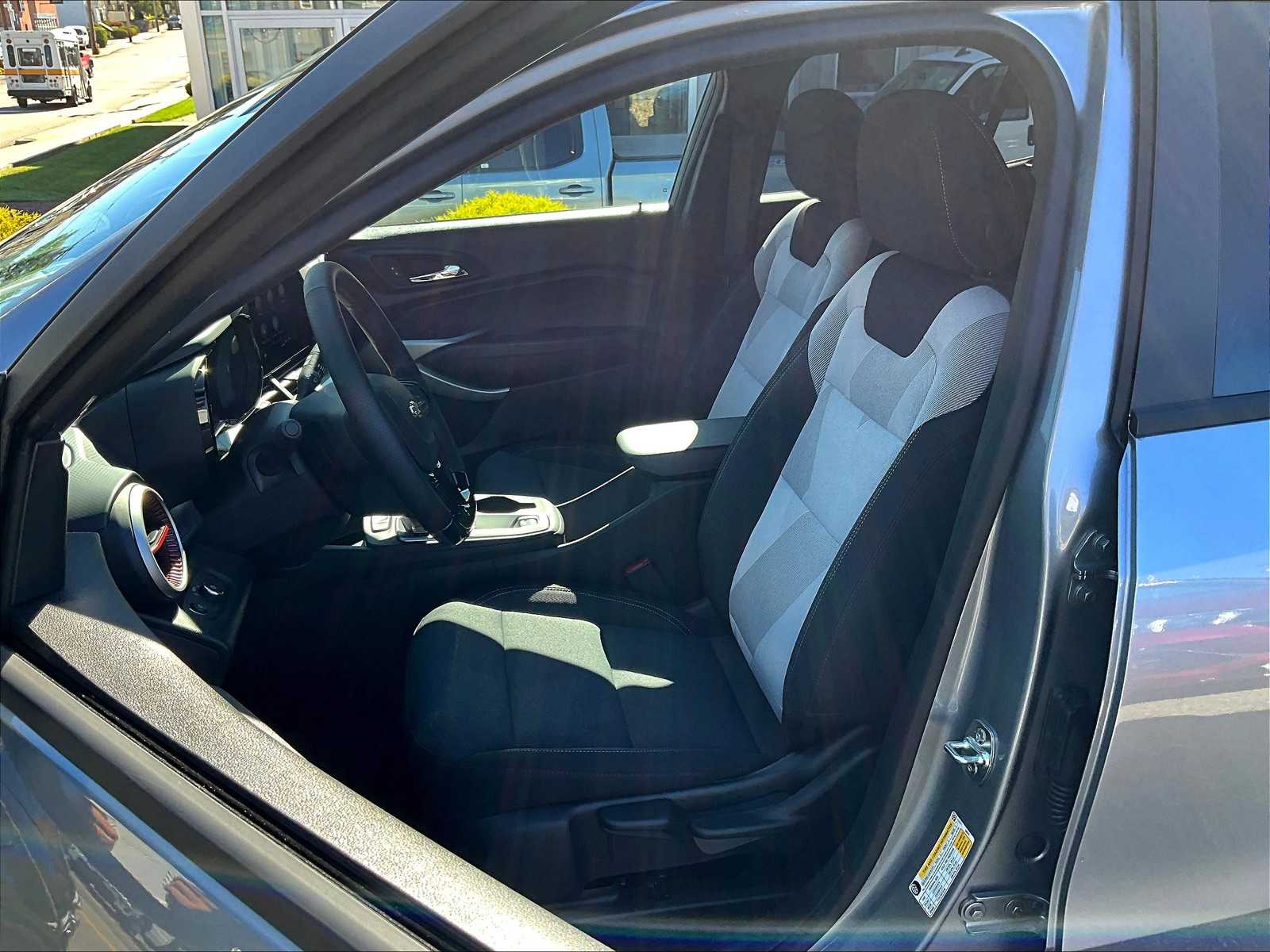 2025 Chevrolet Trax 1RS - Photo 10