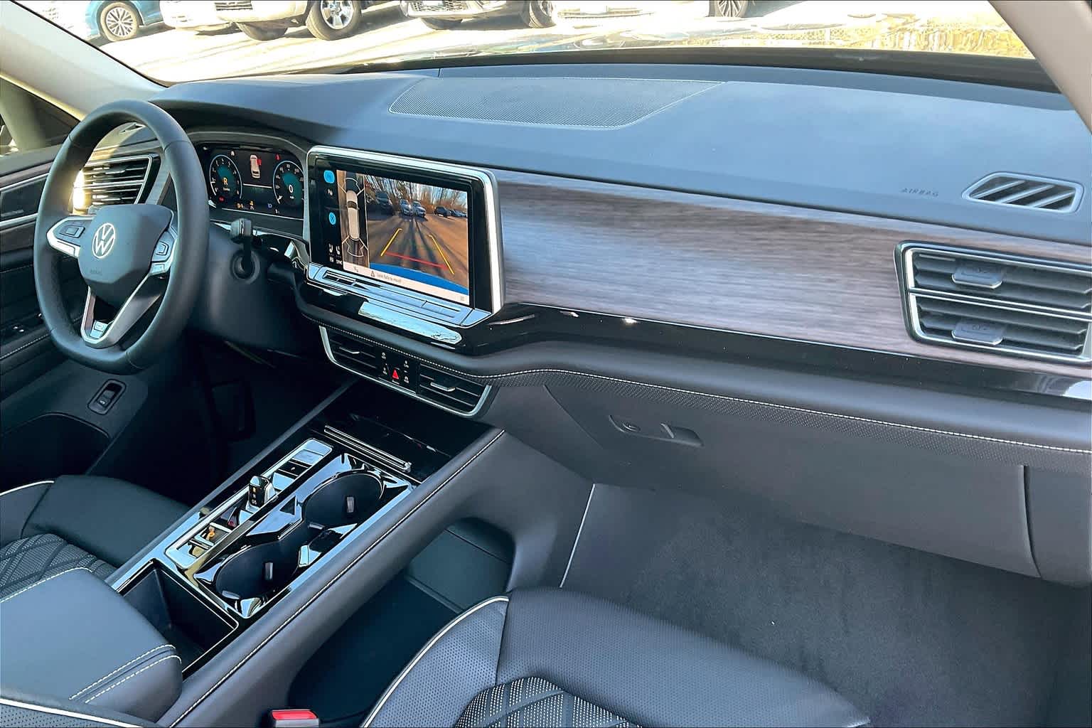 2025 Volkswagen Atlas 2.0T SEL Premium R-Line - Photo 10