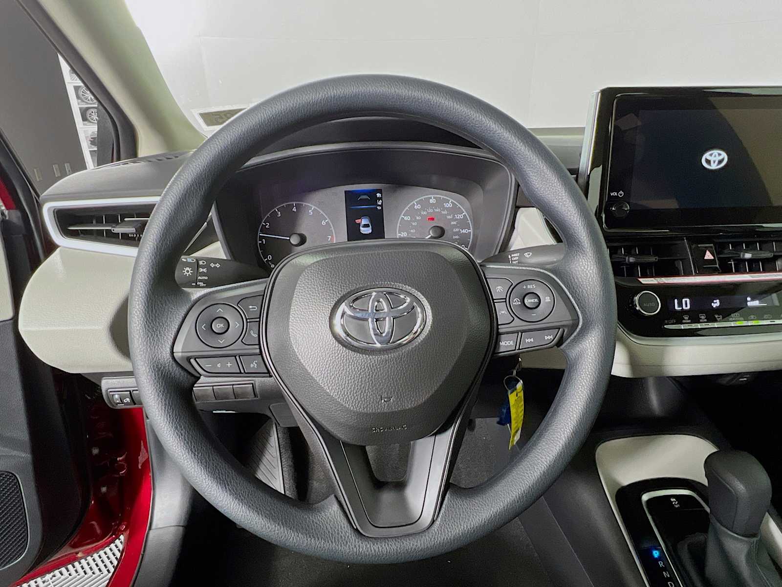 2025 Toyota Corolla LE - Photo 7