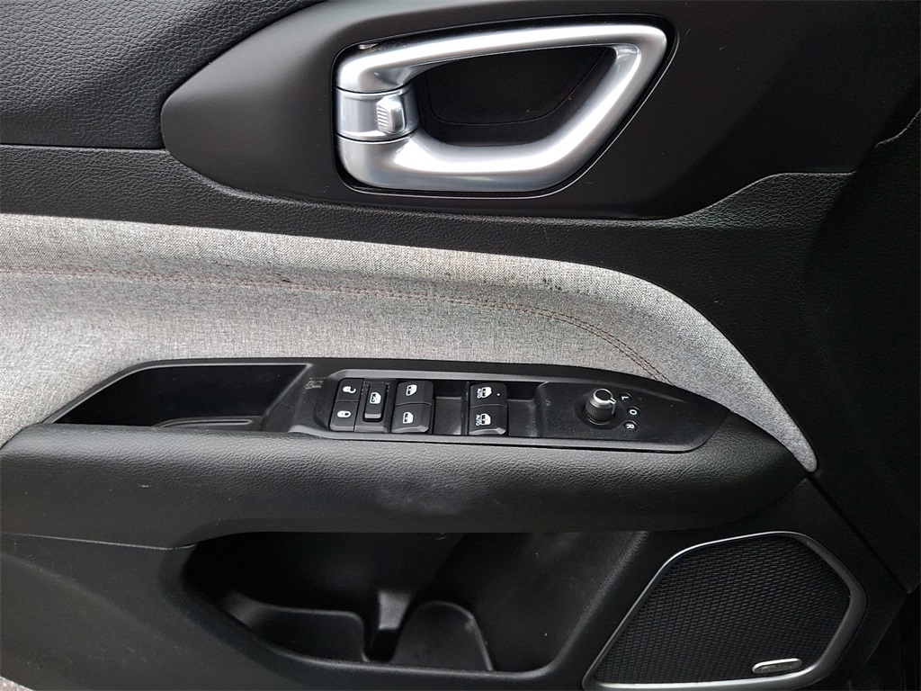 2022 Jeep Compass Latitude Lux - Photo 12