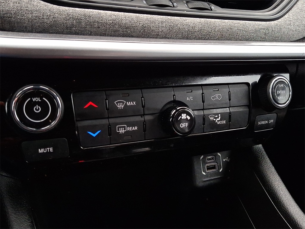 2022 Jeep Compass Latitude Lux - Photo 16