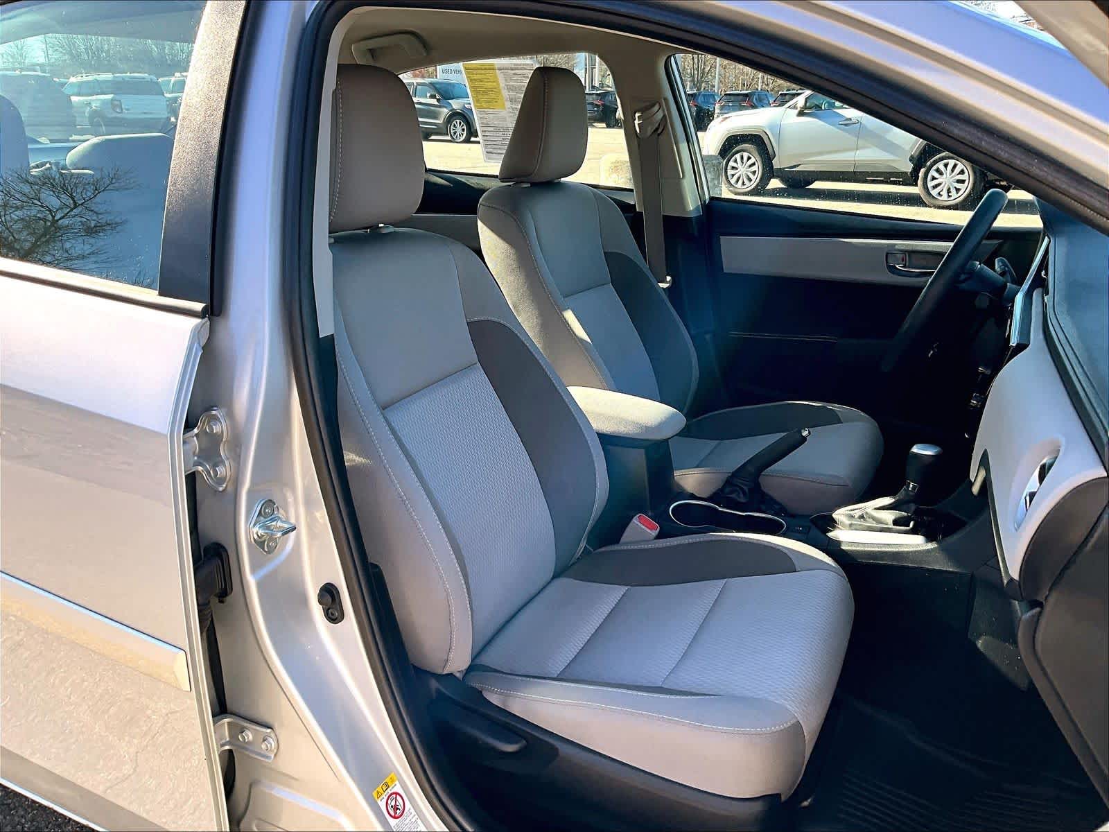 2018 Toyota Corolla LE - Photo 11