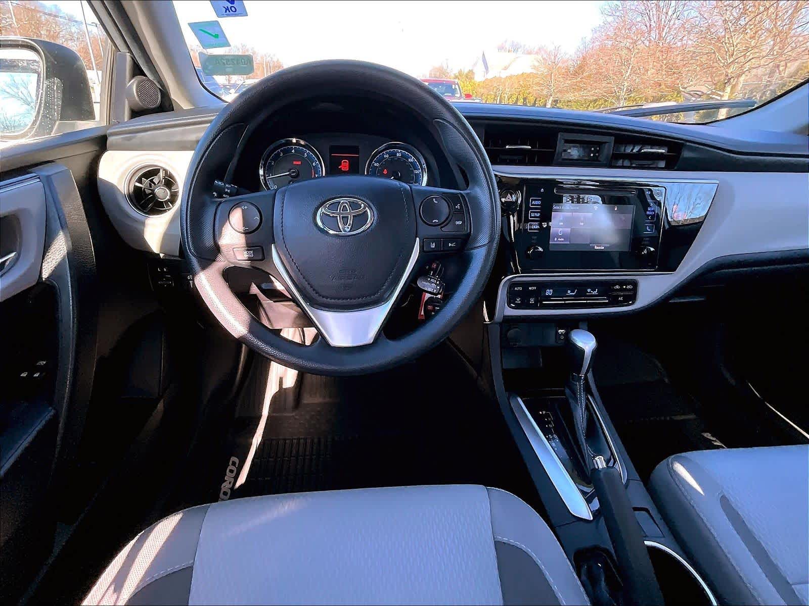 2018 Toyota Corolla LE - Photo 17