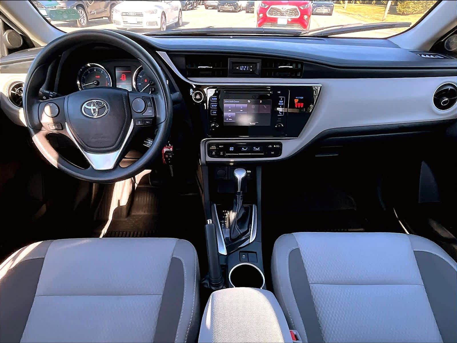 2018 Toyota Corolla LE - Photo 21