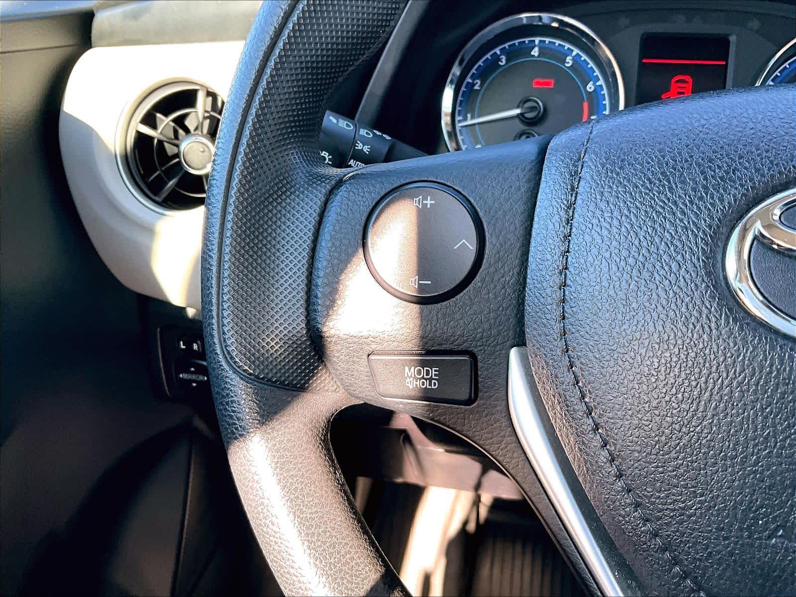 2018 Toyota Corolla LE - Photo 23