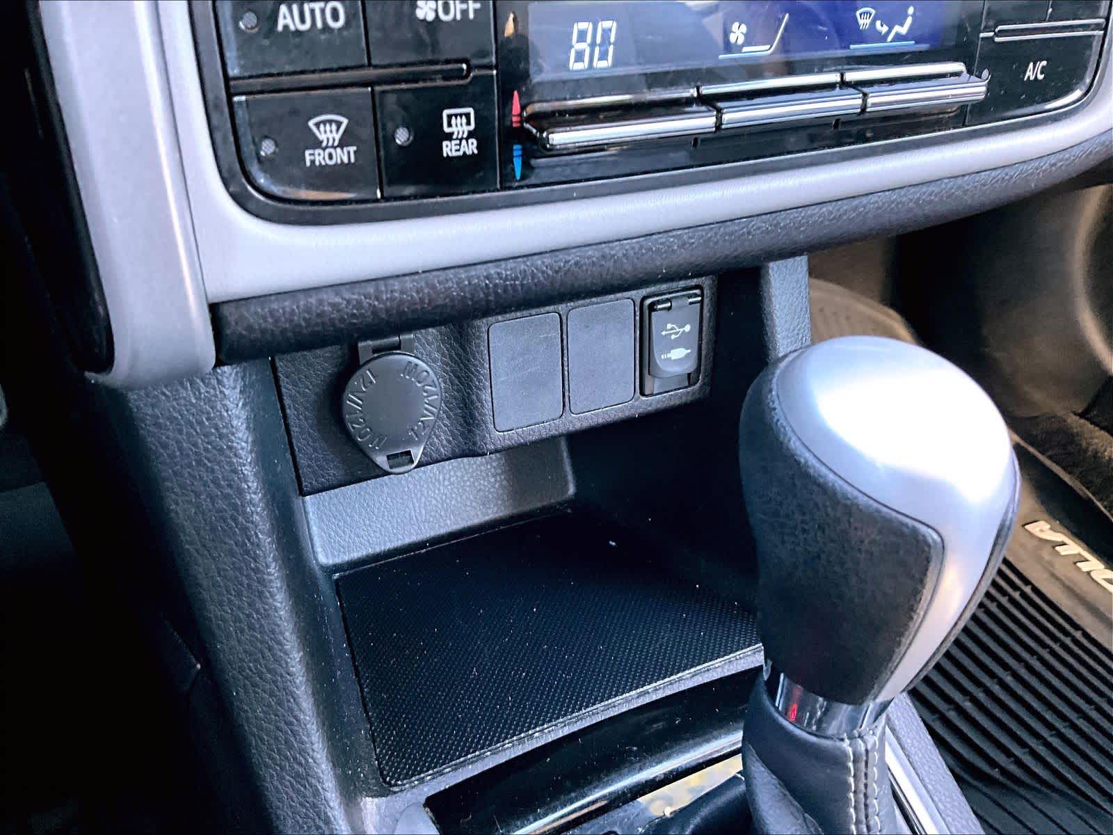 2018 Toyota Corolla LE - Photo 27