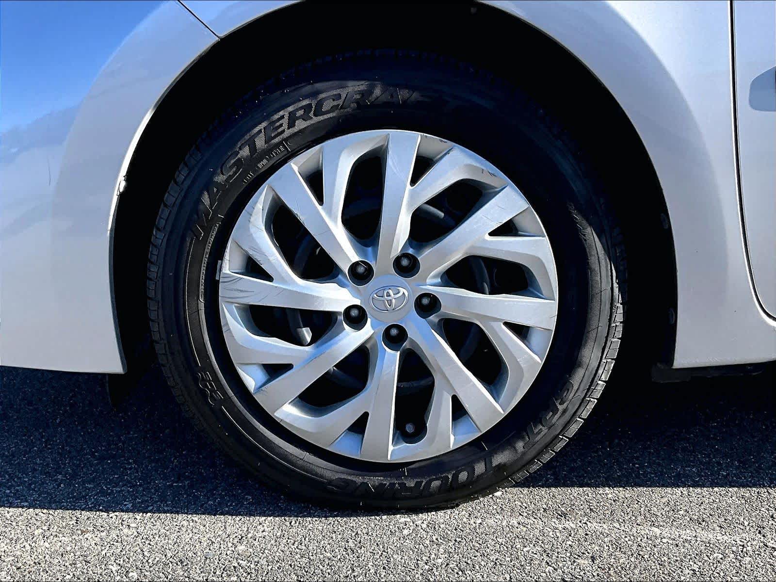 2018 Toyota Corolla LE - Photo 7