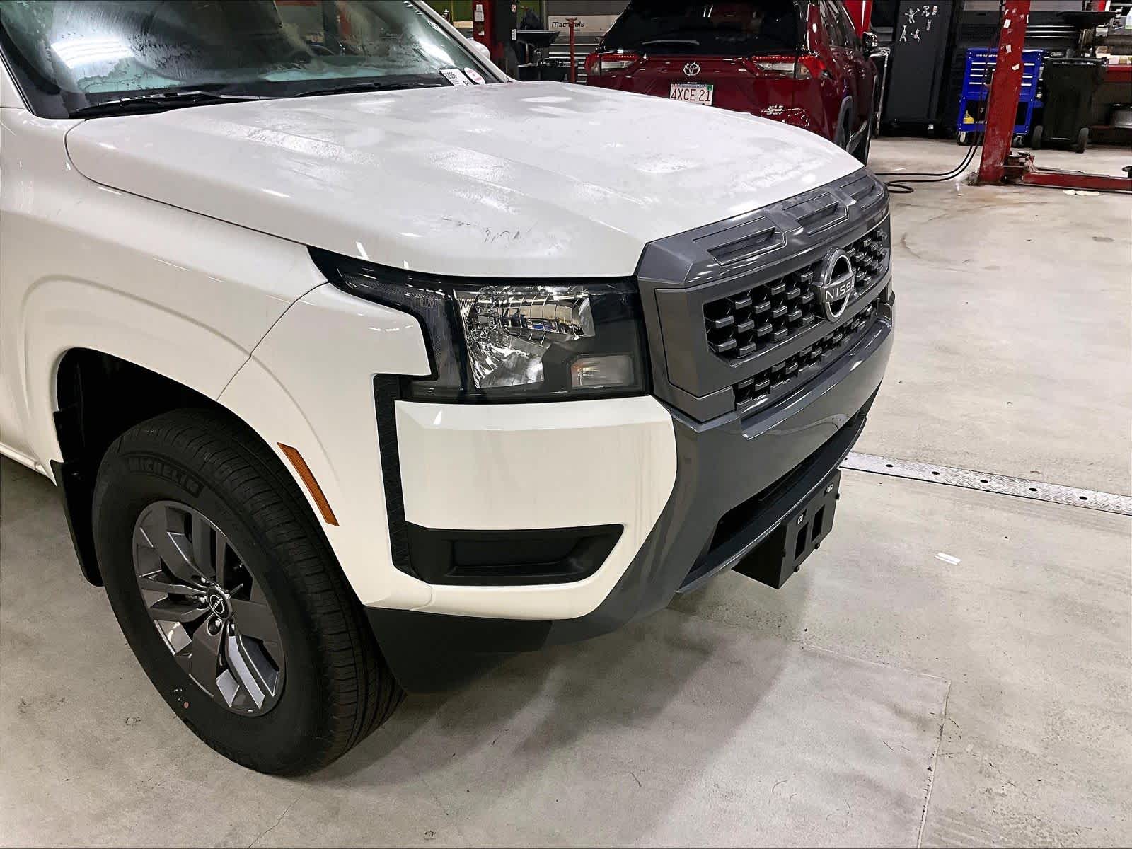 2025 Nissan Frontier SV - Photo 5