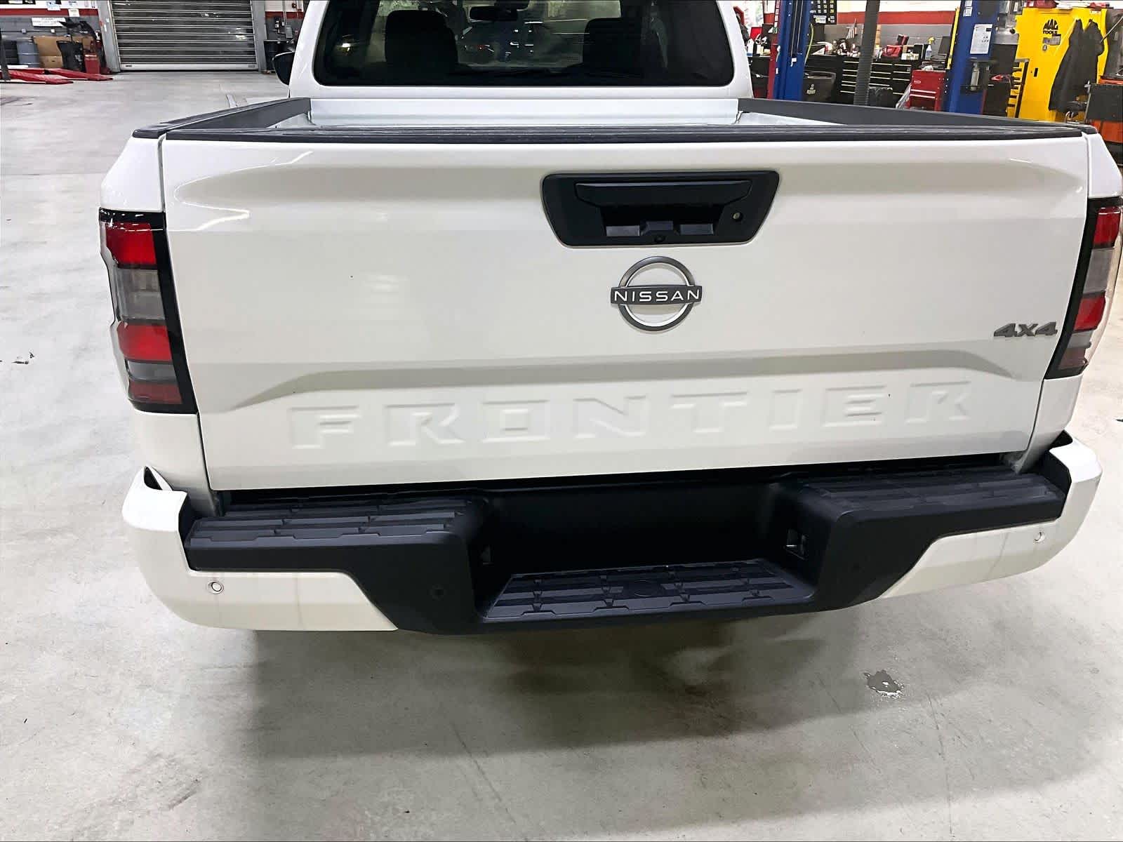2025 Nissan Frontier SV - Photo 7