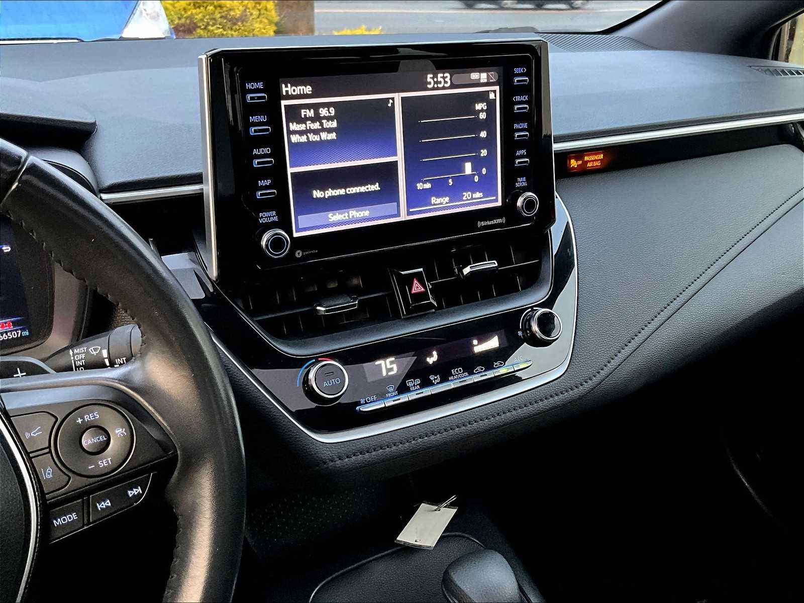 2021 Toyota Corolla SE - Photo 18