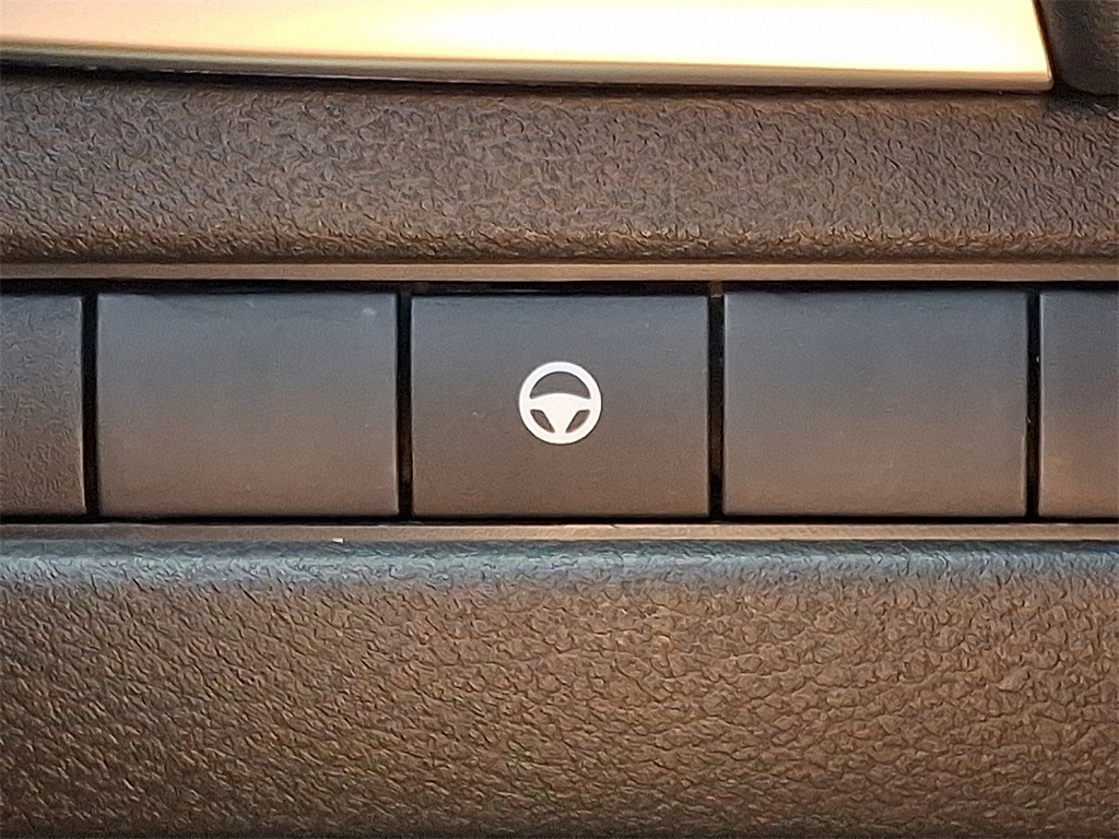 2025 Nissan Rogue SV - Photo 17