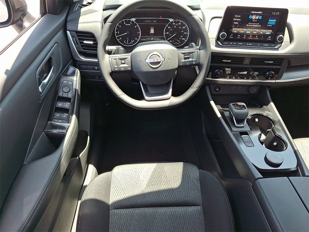 2025 Nissan Rogue SV - Photo 7