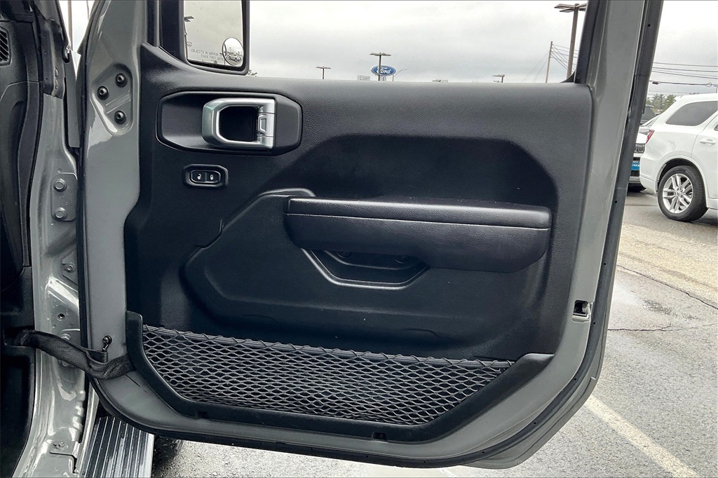 2021 Jeep Gladiator Willys - Photo 11