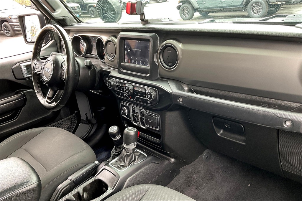 2021 Jeep Gladiator Willys - Photo 13