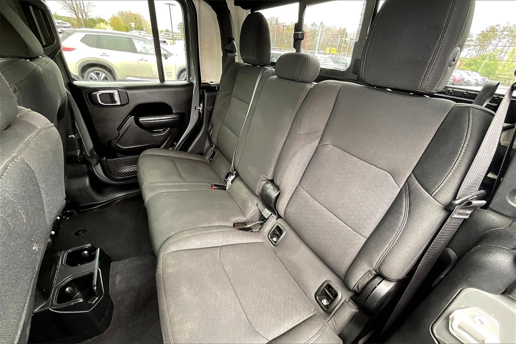 2021 Jeep Gladiator Willys - Photo 14