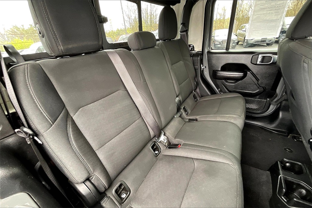 2021 Jeep Gladiator Willys - Photo 15