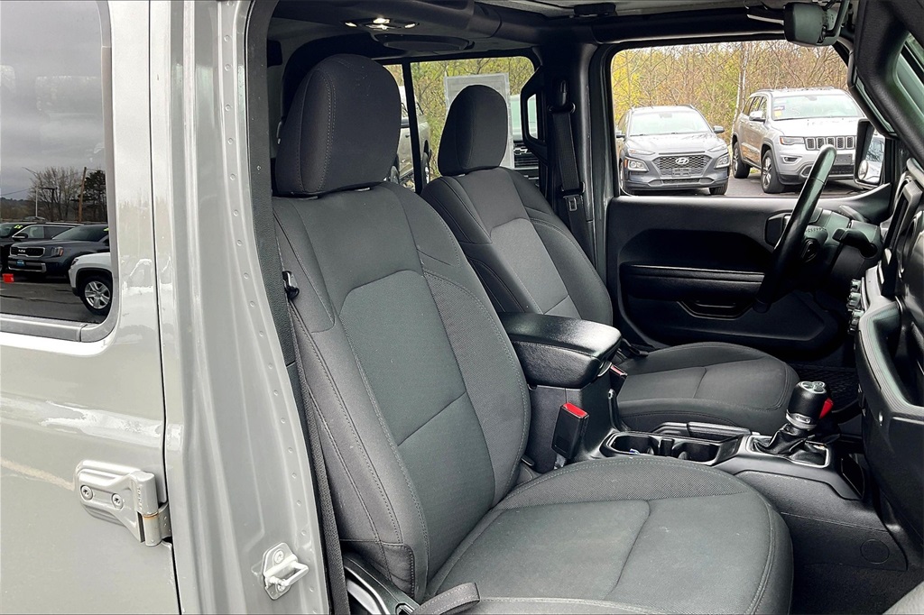 2021 Jeep Gladiator Willys - Photo 10