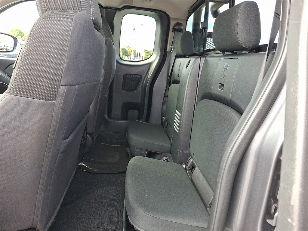 2022 Nissan Frontier SV - Photo 11