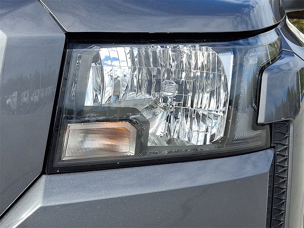 2022 Nissan Frontier SV - Photo 10