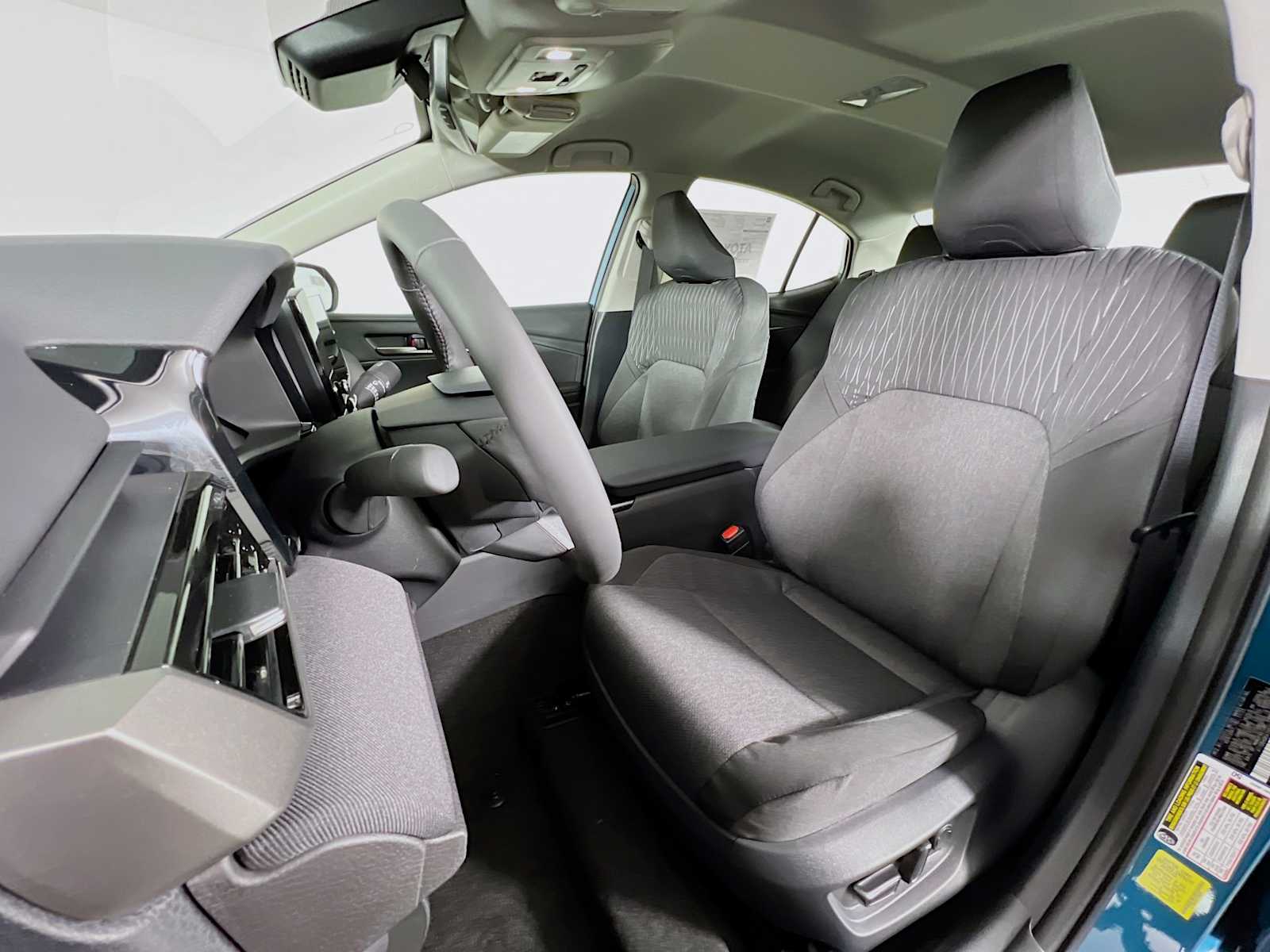 2026 Toyota Camry LE - Photo 12