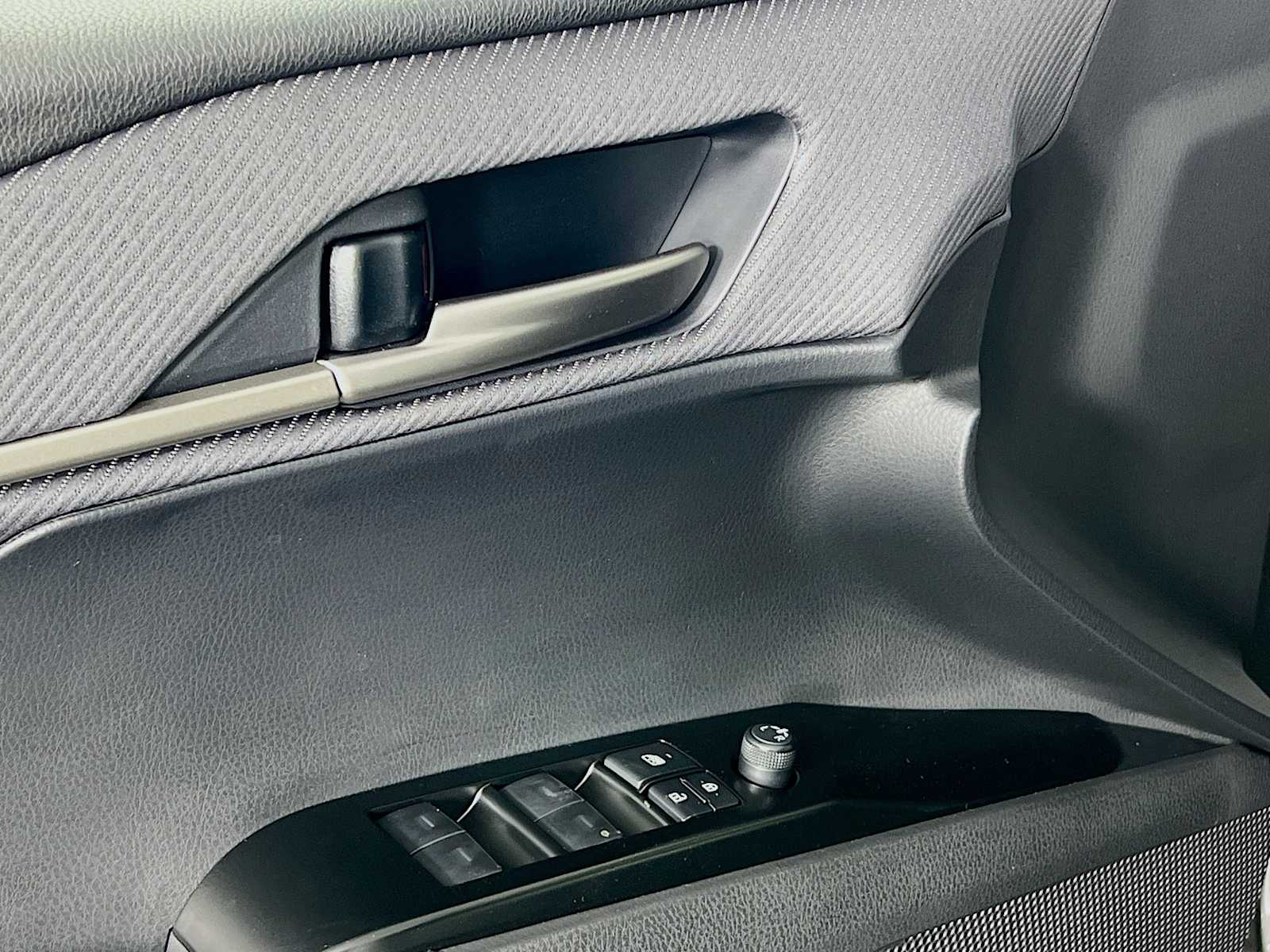 2025 Toyota Camry SE - Photo 16