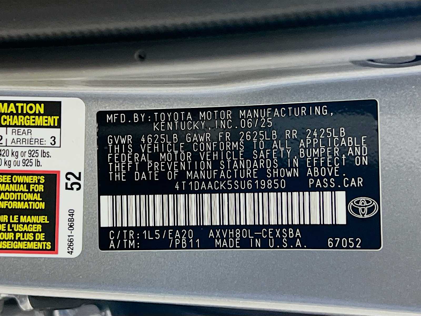 2025 Toyota Camry SE - Photo 20