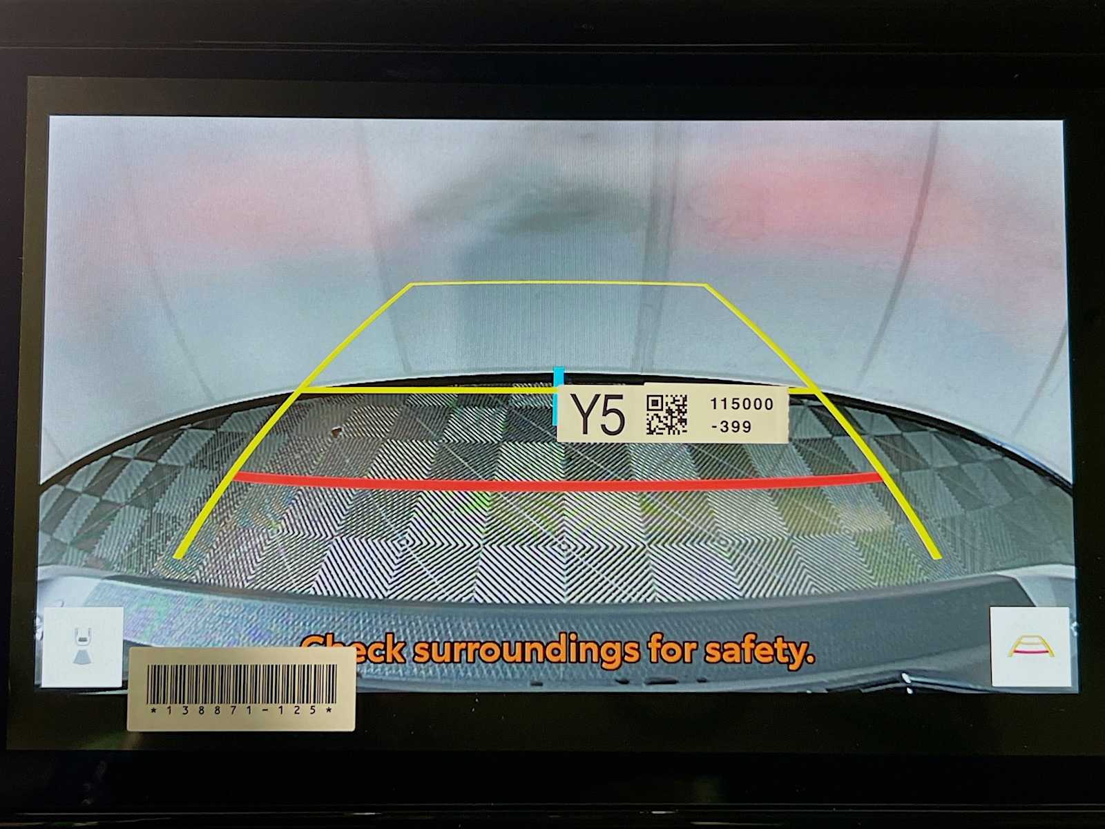 2025 Toyota Camry SE - Photo 9